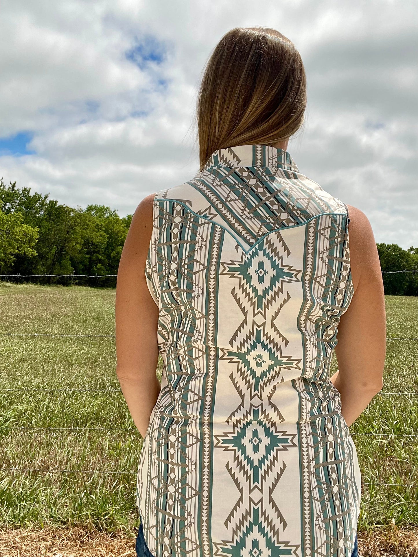 SOUTHWESTERN PRINT SLEEVELESS SNAP TANK- SALE